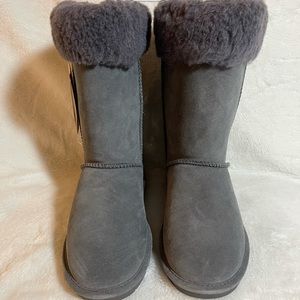 BEARPAW Boots size 9 - Gray